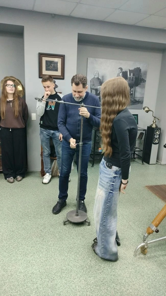 📸 Вперёд, к новым открытиям! Ещё один класс нашей гимназии отправился в увлекательное путешествие в 