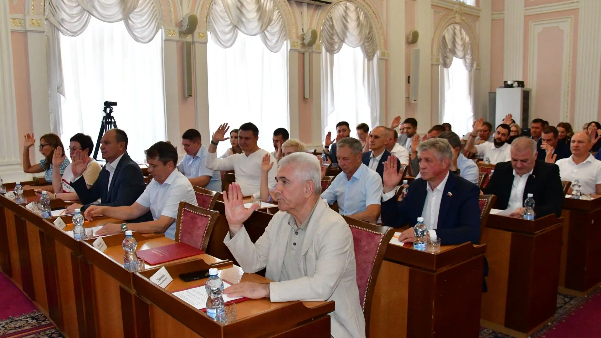 📌 В Ставрополе под председательством Георгия Колягина состоялось очередное заседание м...