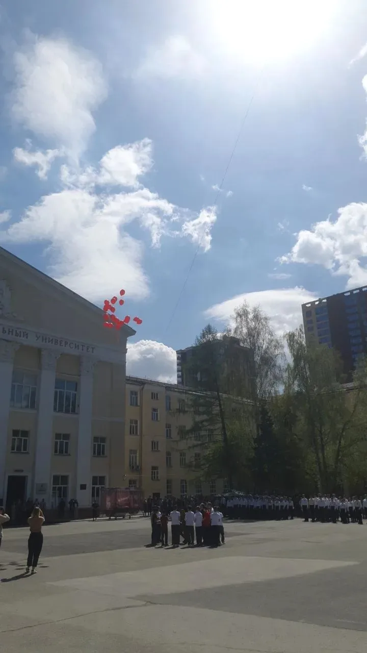 8 мая учащиеся 6 "ИМ" и 5 "С" класса приняли участие в митинге, посвященном 81-й годовщине Победы в 