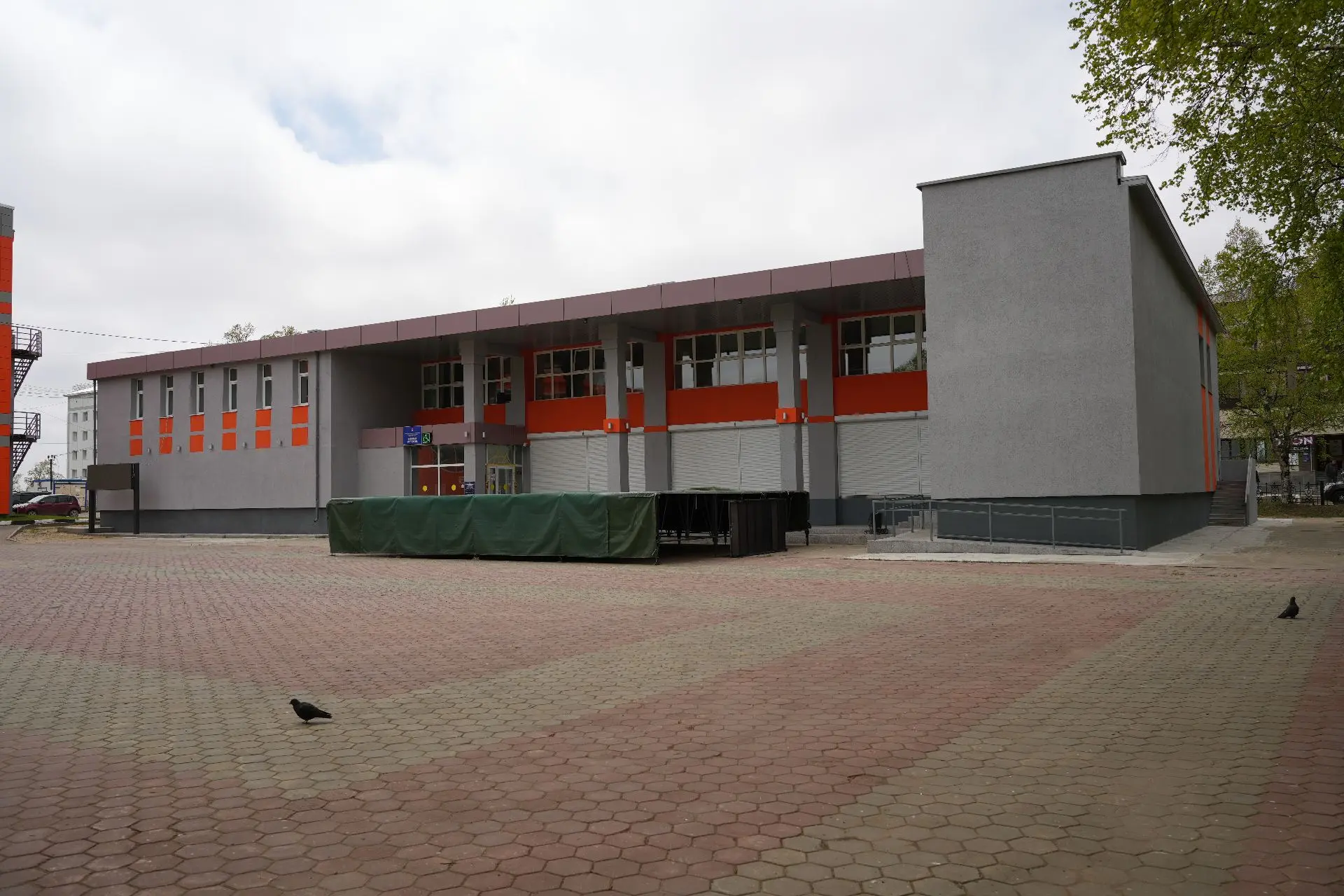 В Ногликах завершены работы по капитальному ремонту фасада Районного центра досуга.
 
Развитие учреж