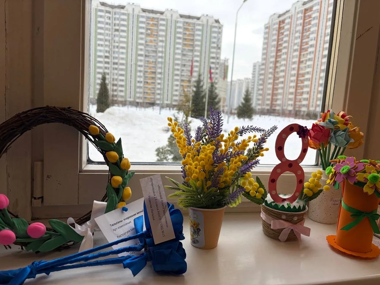 «Арт‑весна»: выставка детских рисунков и композиций подарила всем весеннее настроение!  В преддверии