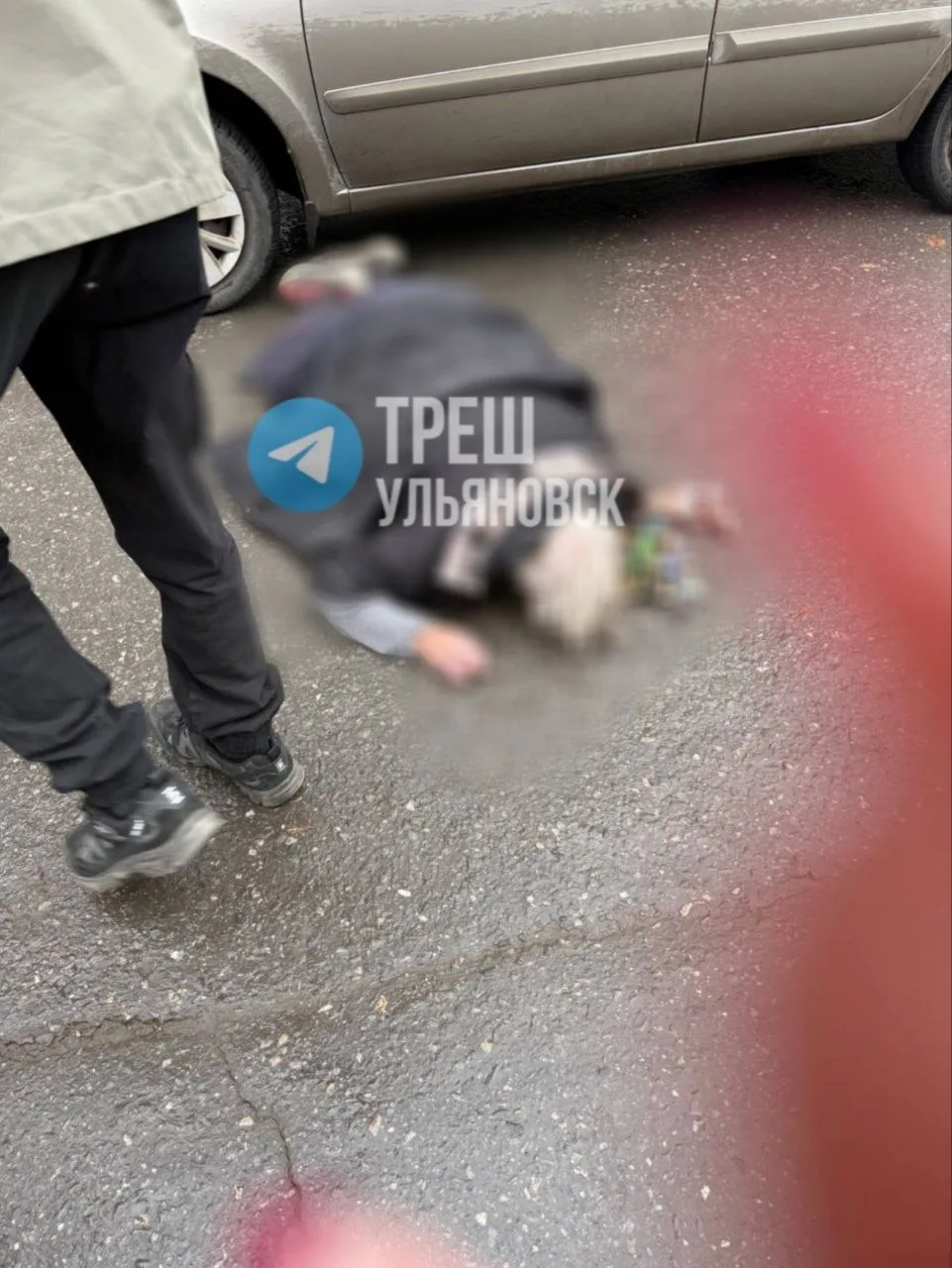 😢 Как сообщают очевидцы, сбили бабушку на пешеходном переходе, она умерла на месте