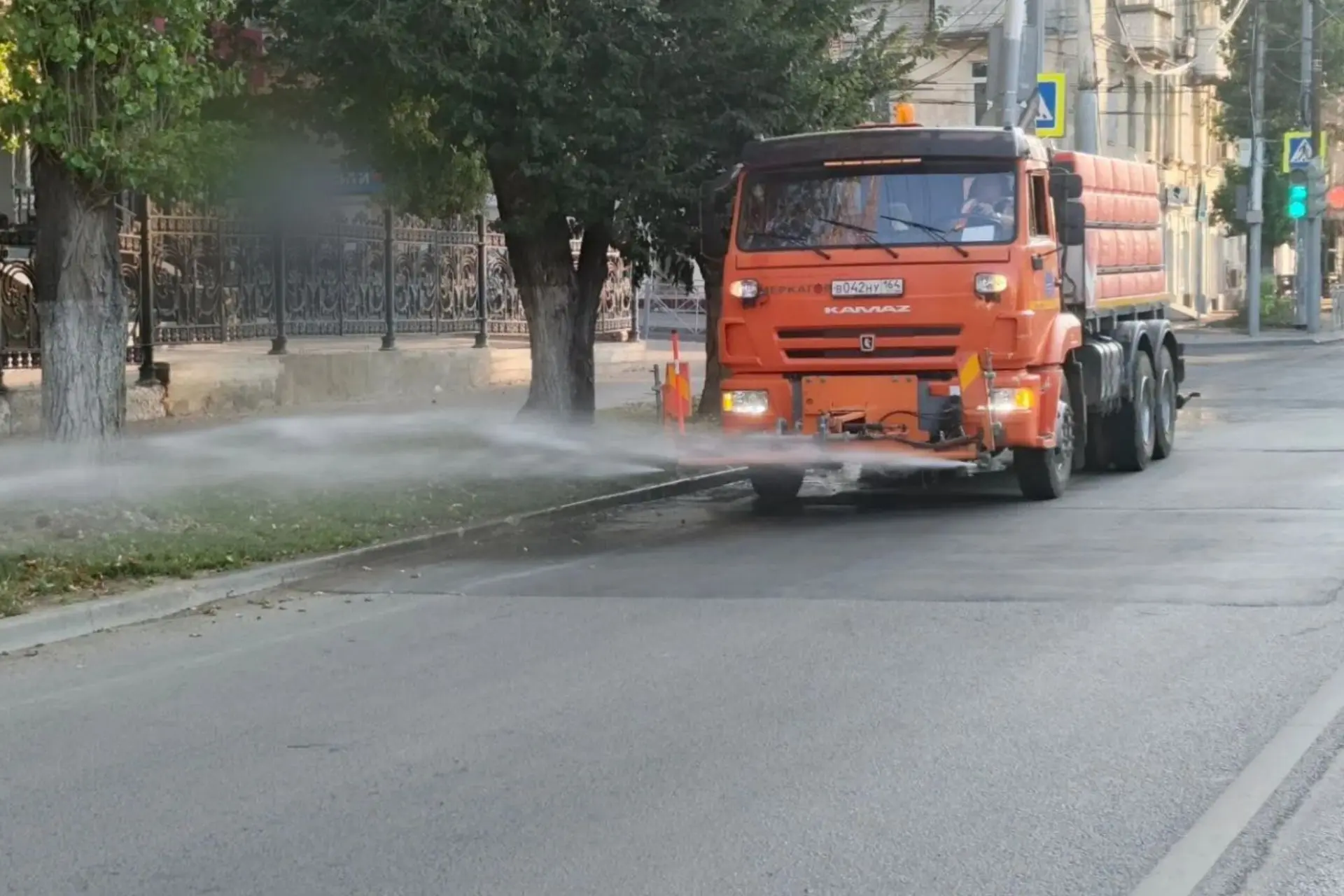 🧹На территории района продолжаются работы по благоустройству