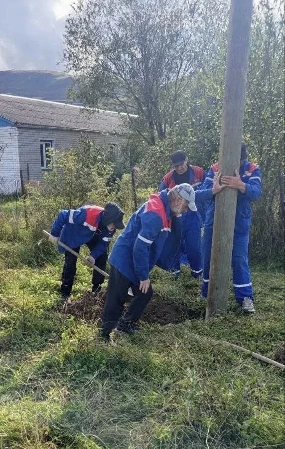 🏗В селе Кани Кулинского района заменили шесть опор на ЛЭП
