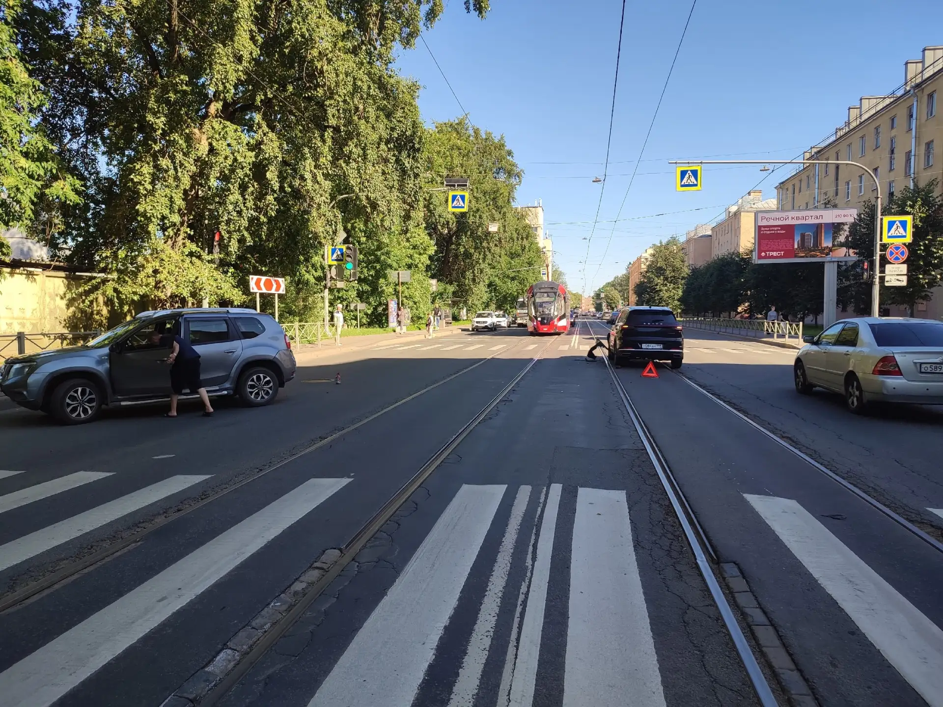Ищу свидетелей ДТП на пр.Обуховской обороны 95 , перекрёсток с пр.Елизарова от 17.07.20...