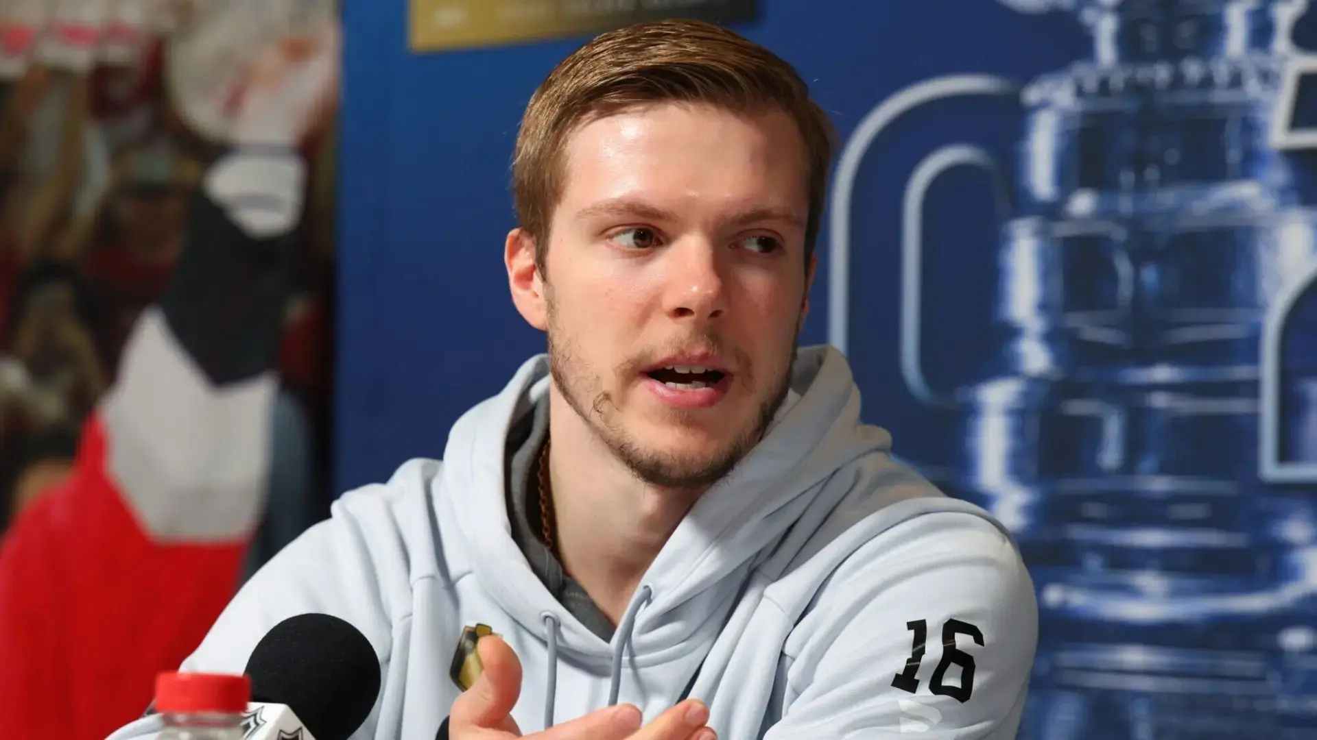 Хоккеист из Нижнего Тагила забросил первую шайбу за новый клуб в НХЛ🏒