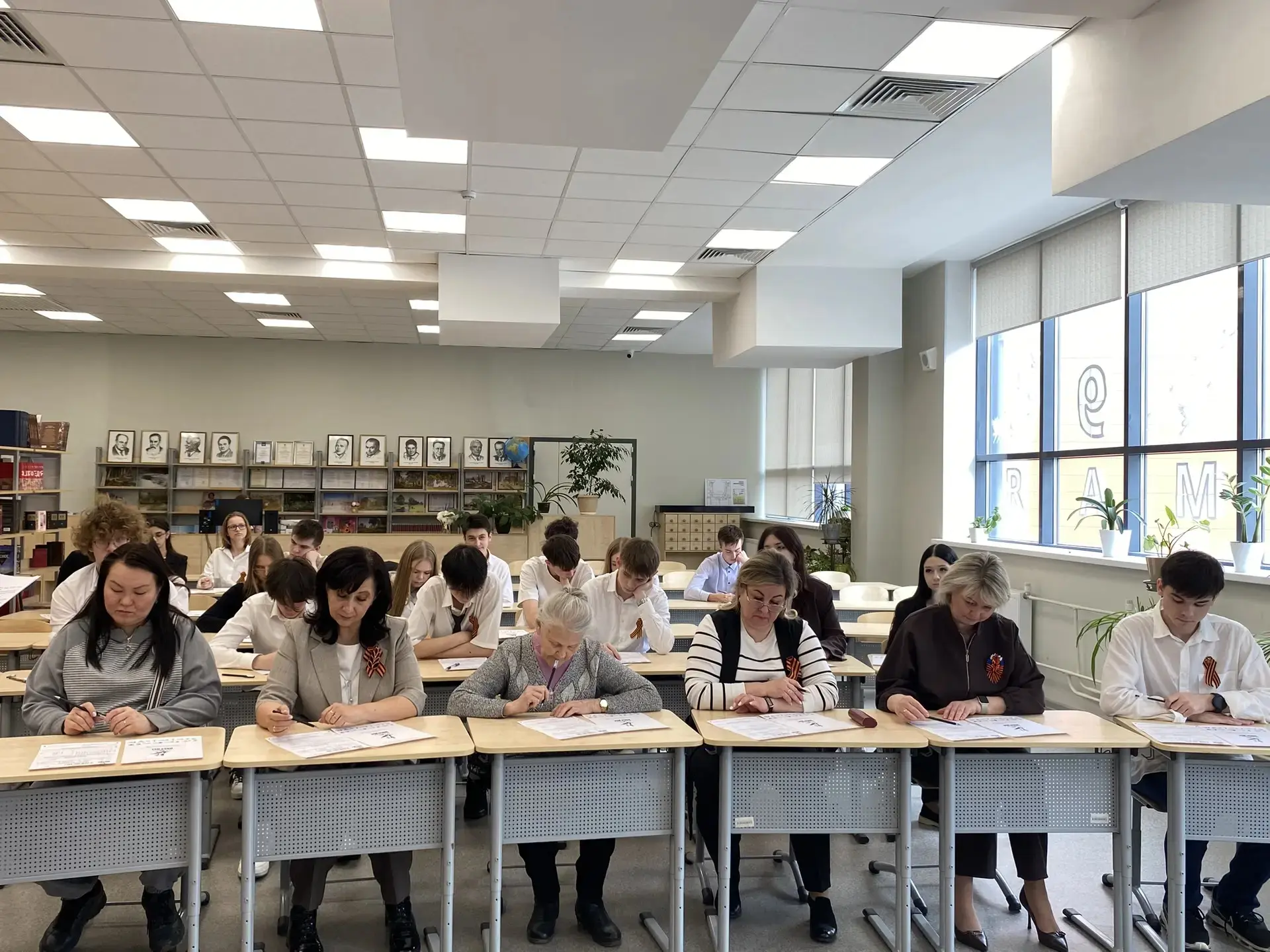 🌟 Сегодня в нашем образовательном комплексе прошла международная акция «Диктант Победы»! 🇷🇺  ✨ В мер