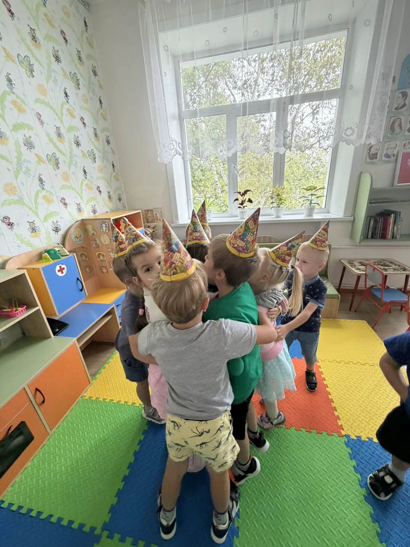 🎈 Сегодня в подготовительной группе поздравляем с днём рождения Жемкову Алису! 🎂
