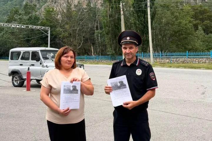 В ЭЛЬБРУССКОМ РАЙОНЕ ПОЛИЦЕЙСКИЕ ПРОВЕЛИ ПРОФИЛАКТИЧЕСКИЕ БЕСЕДЫ С ЖИТЕЛЯМИ И ГОСТЯМИ Р...