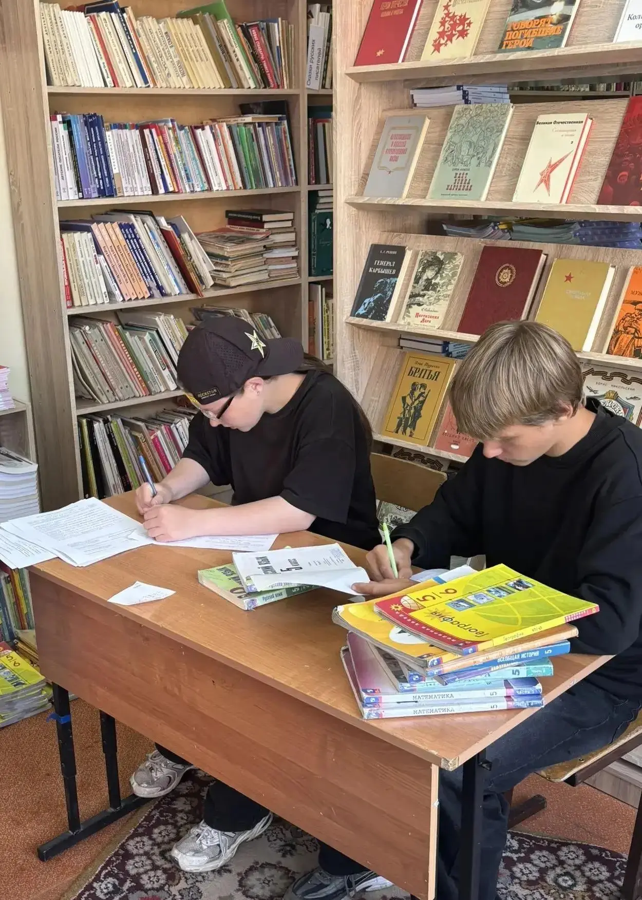 📌Лето с пользой: как Кадровый центр «Работа России» Магаданской области помогает подро...