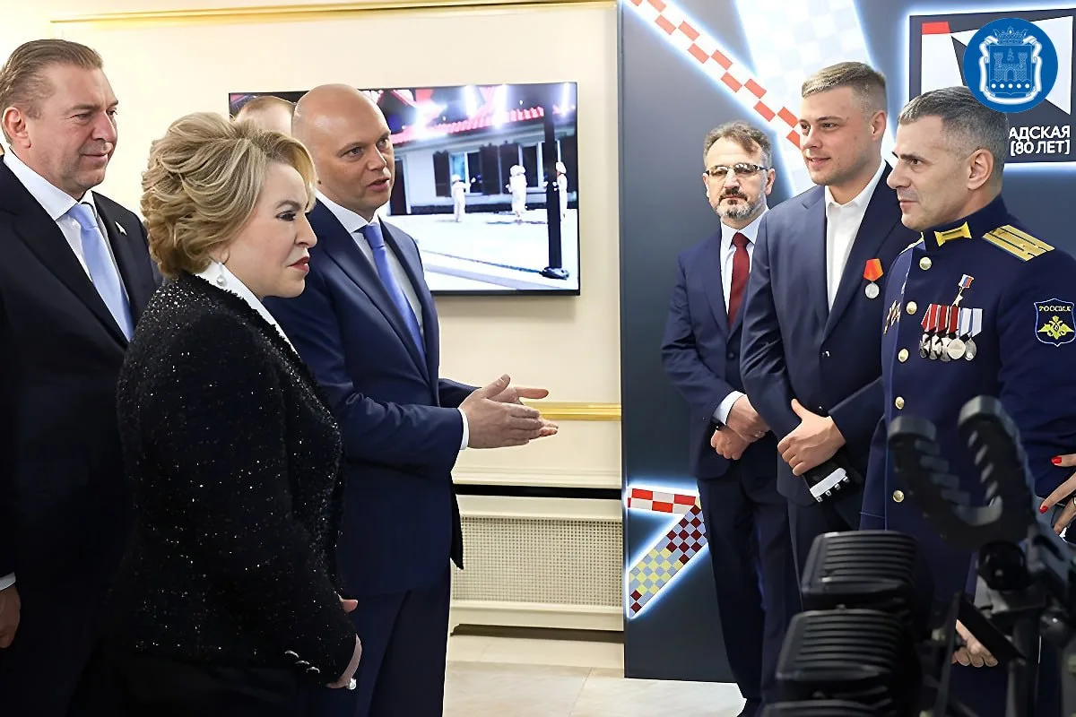 Алексей Беспрозванных представил выставку региона на Днях Калининградской области в верхней палате Ф