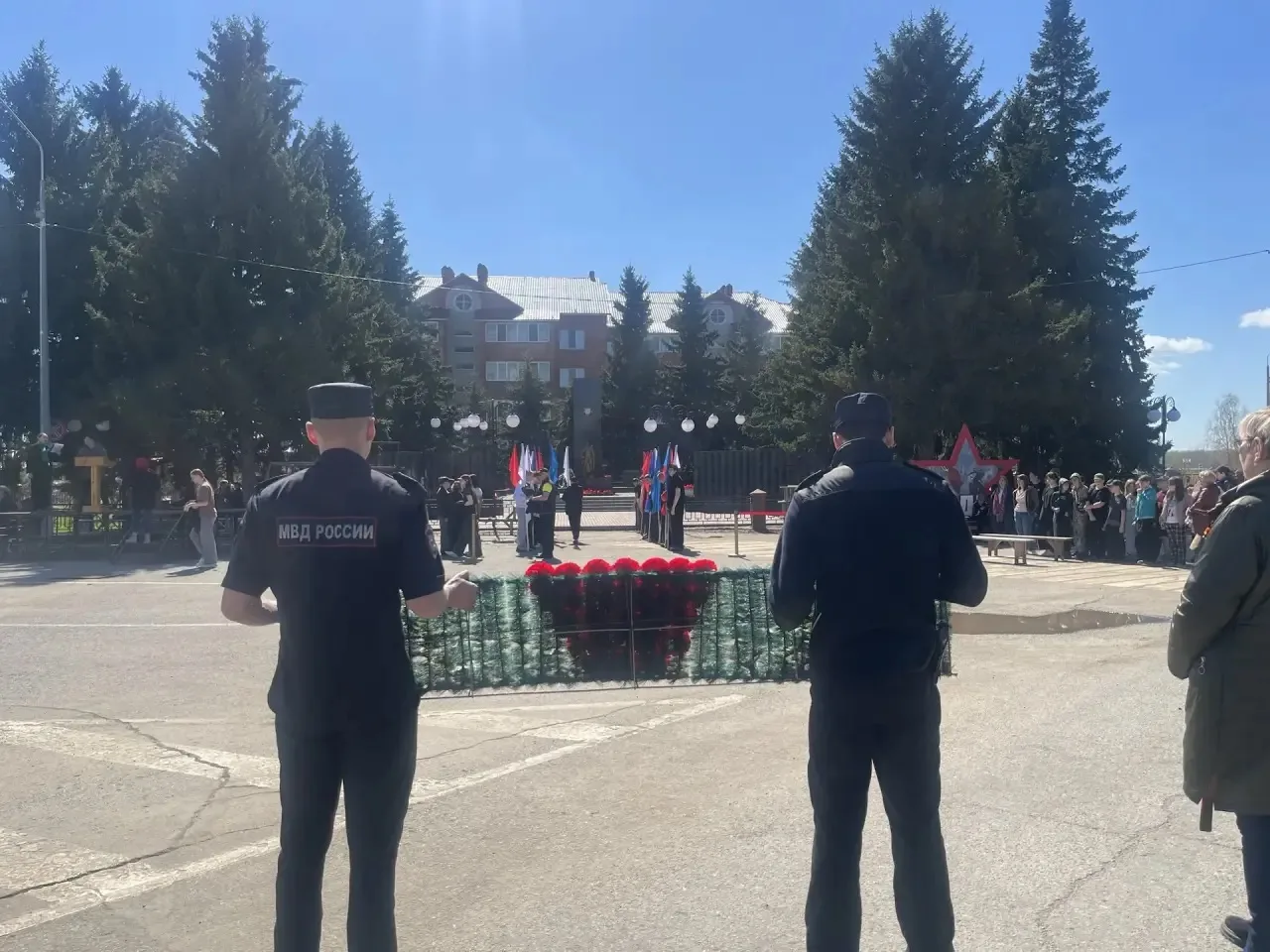 Дорогие первомайцы и гости нашего села!

9 мая в 10.30 от ул.Новой начнется торжественное шествие, п