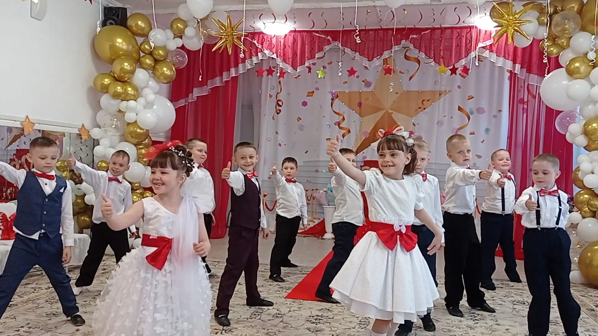 Звездный бал в группе «Пчелка»
