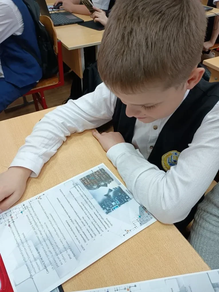 Спор века — бумага против пикселей 📖🆚🥽