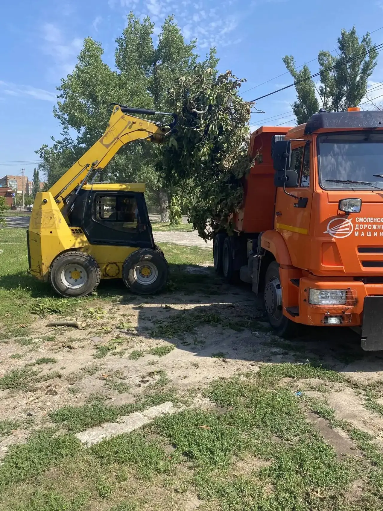 🚜 Продолжаются работы по расчистке улиц нашего города!

Коммунальные службы сейчас ведут работы на 