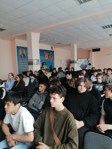 С целью профилактики правонарушений в СКИТУ прошла встреча с инспектором ПДН ОП № 9. 
Обучающиеся по