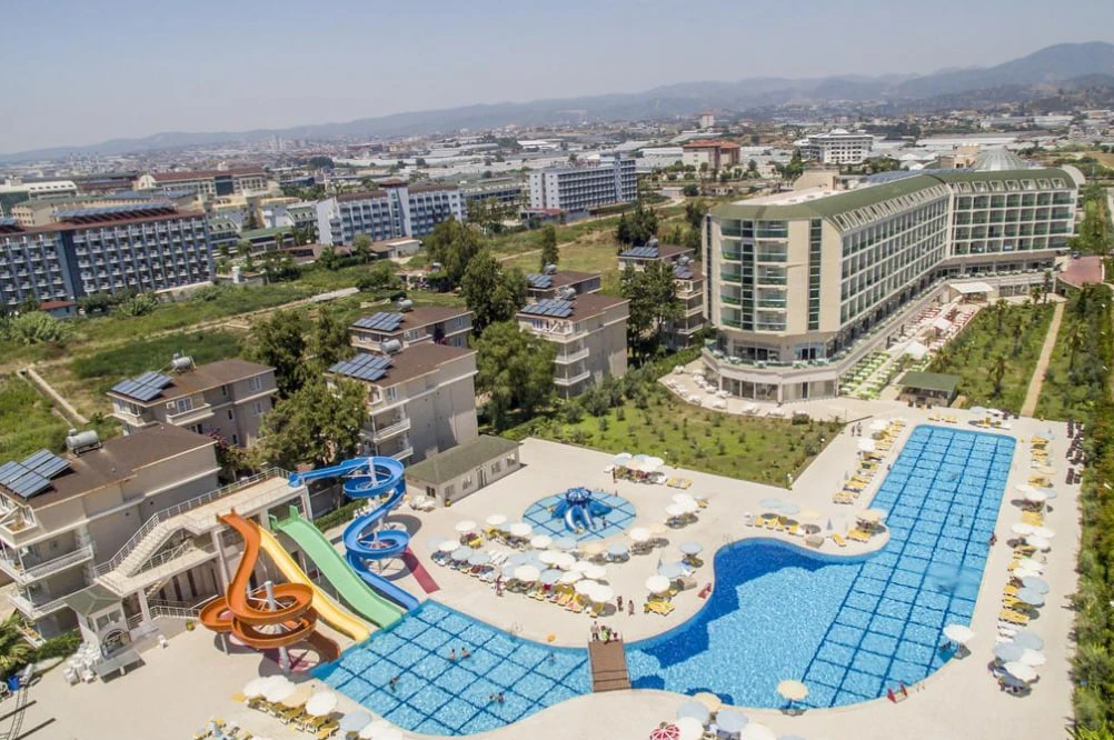 5 Hedef Beach Resort Hotel and SPA