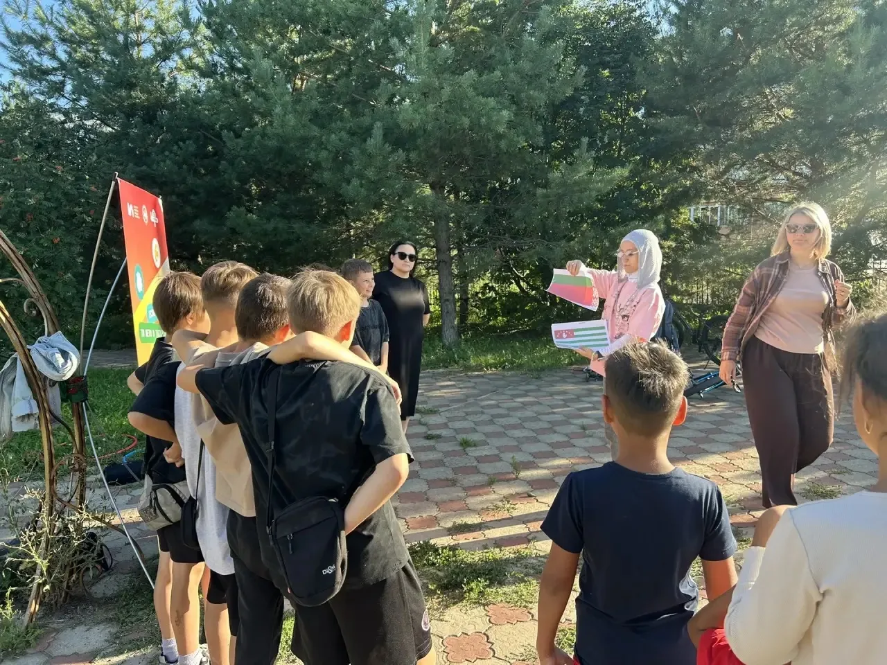Праздник дружбы народов в Парке Молодожёнов.