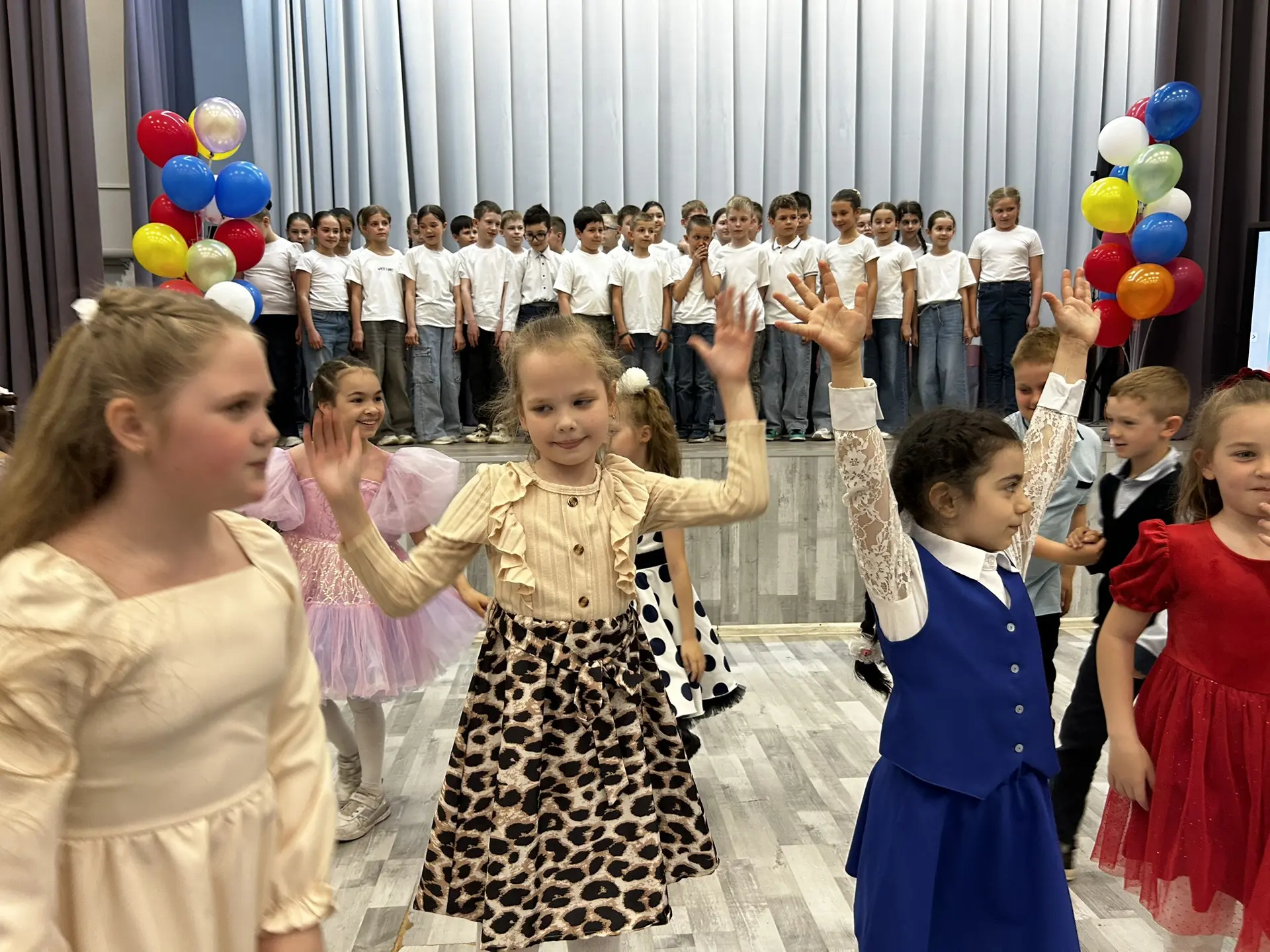 😉День смеха в мае? Да! Как лучше всего попрощаться с долгим учебным годом? Шутками и прибаутками!  🤓