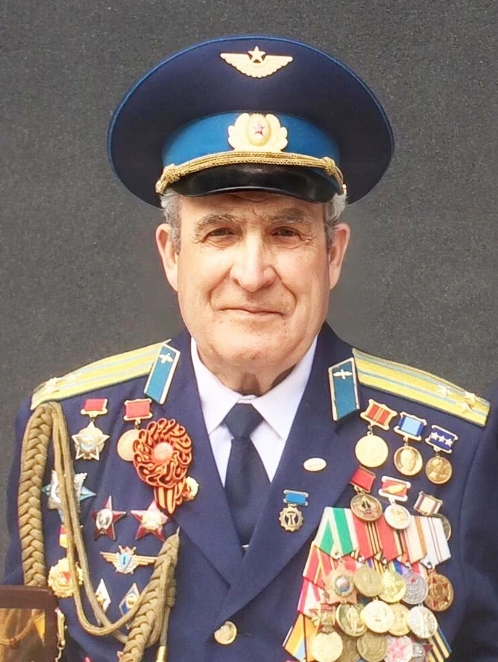 Коллектив БУ ВО «ЦКРИ «Семь Ступеней» от всей души чествует Владимира Григорьевича Миха...