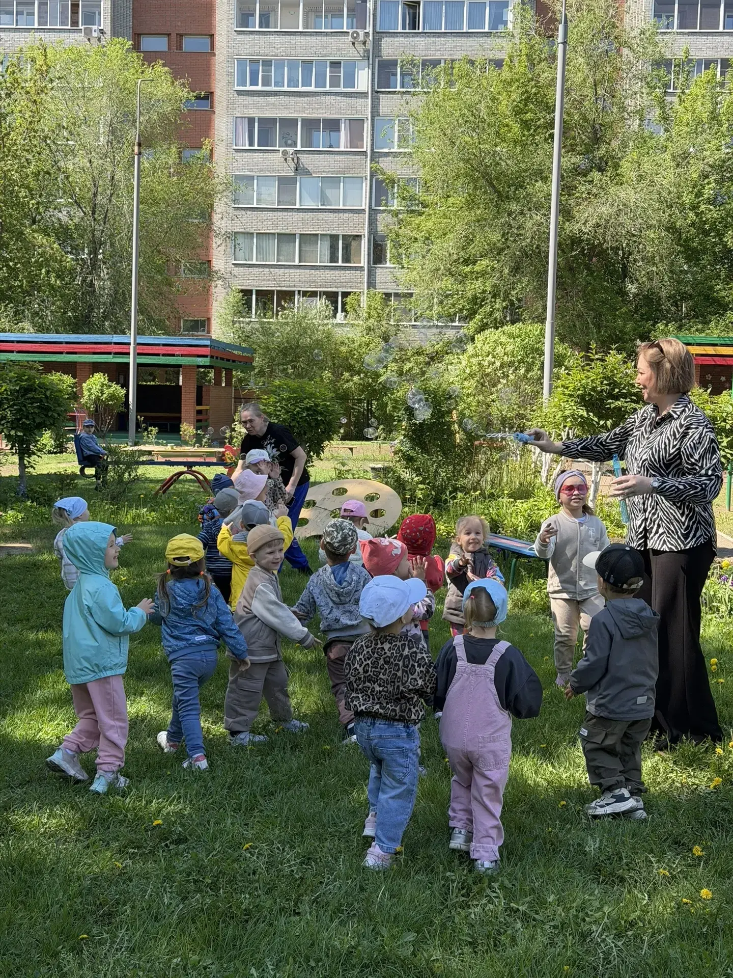 🎁К участию в фестивале «Коробка» присоединились и наши самые юные воспитанники — ясельные группы "П