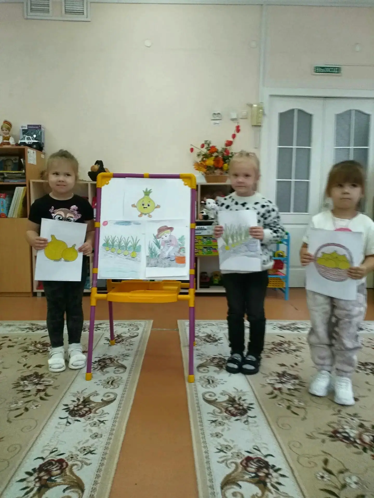 Сегодня в смешанной группе прошло тематическое занятие, посвященное Всероссийскому дню ...