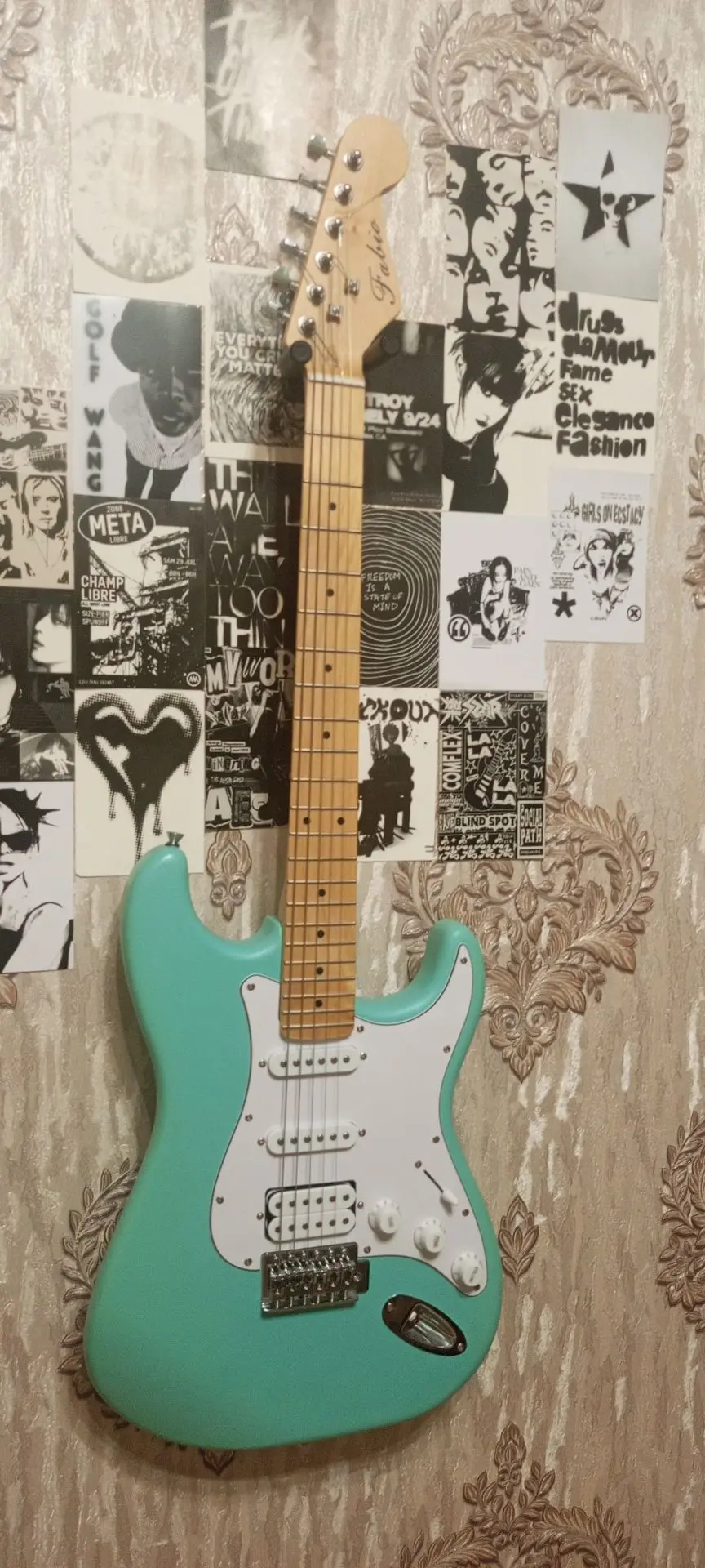 Электрогитара *Stratocaster Fabio* оригинал.