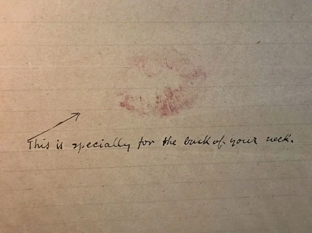 💋 «Это специально для твоей шеи», — письмо Фриды Кало своему возлюбленному Николасу Мураю. 

Когда 