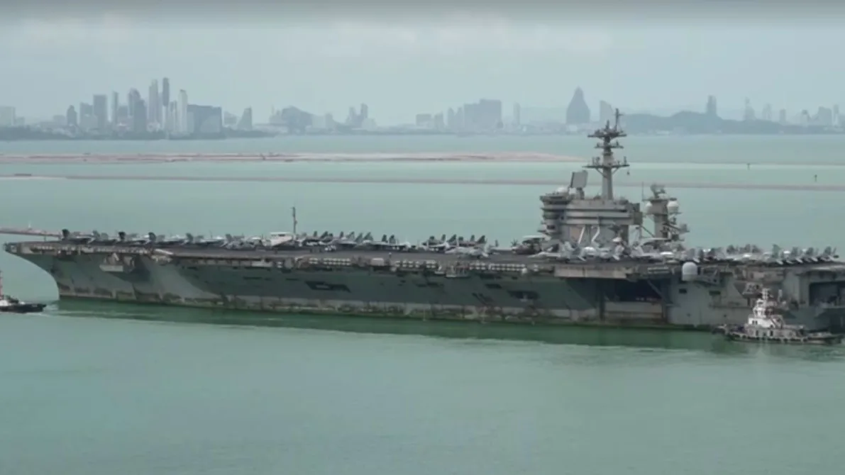 🇺🇸⚓⛴  9 месяцев в море, ржавчина по бортам и усталый экипаж: «Линкольн» причалил в Та...