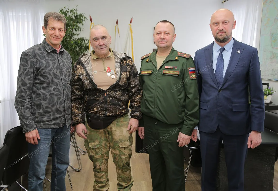 «Я ТОТ ЖЕ, ДУХ НЕ ПОТЕРЯЛ»  Медаль Суворова торжественно вручили в мэрии ветерану боевых действий Ва