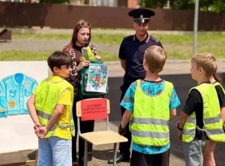 В летнем лагере школы № 2 города Майкопа прошло мероприятие «Безопасные летние каникулы», которое по