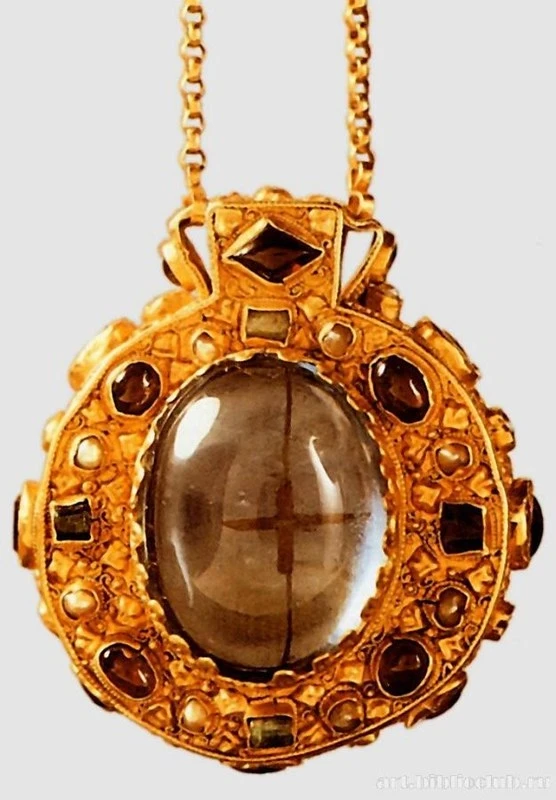 Талисман Карла Великого (фр. Talisman de Charlemagne) — портативный реликварий-энколпио...