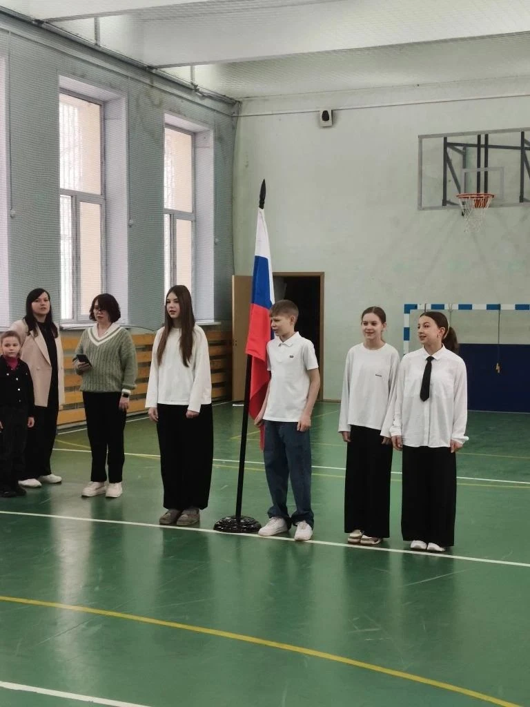 🇷🇺✨ Новая неделя — с уважением к традициям и памятью о великом прошлом  Несмотря на переменчивую пог