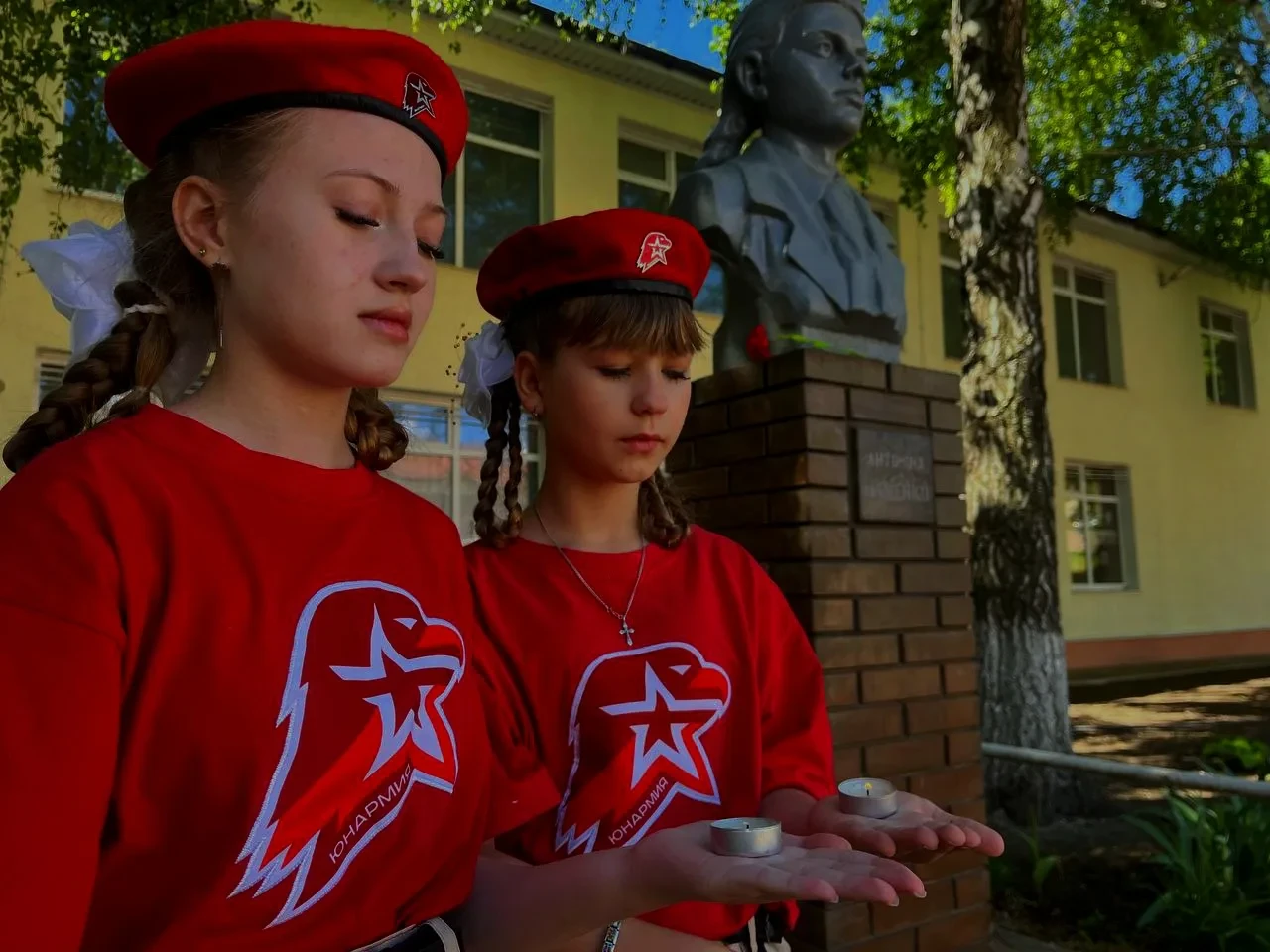 🕯️ ВЕЧНЫЙ ОГНЬ ПАМЯТИ: КАК ЮНАРМЕЙЦЫ «ПЛАМЯ» ЗАЖГЛИ СВЕЧИ В ЧЕСТЬ ГЕРОЕВ 

Каждый год с наступление