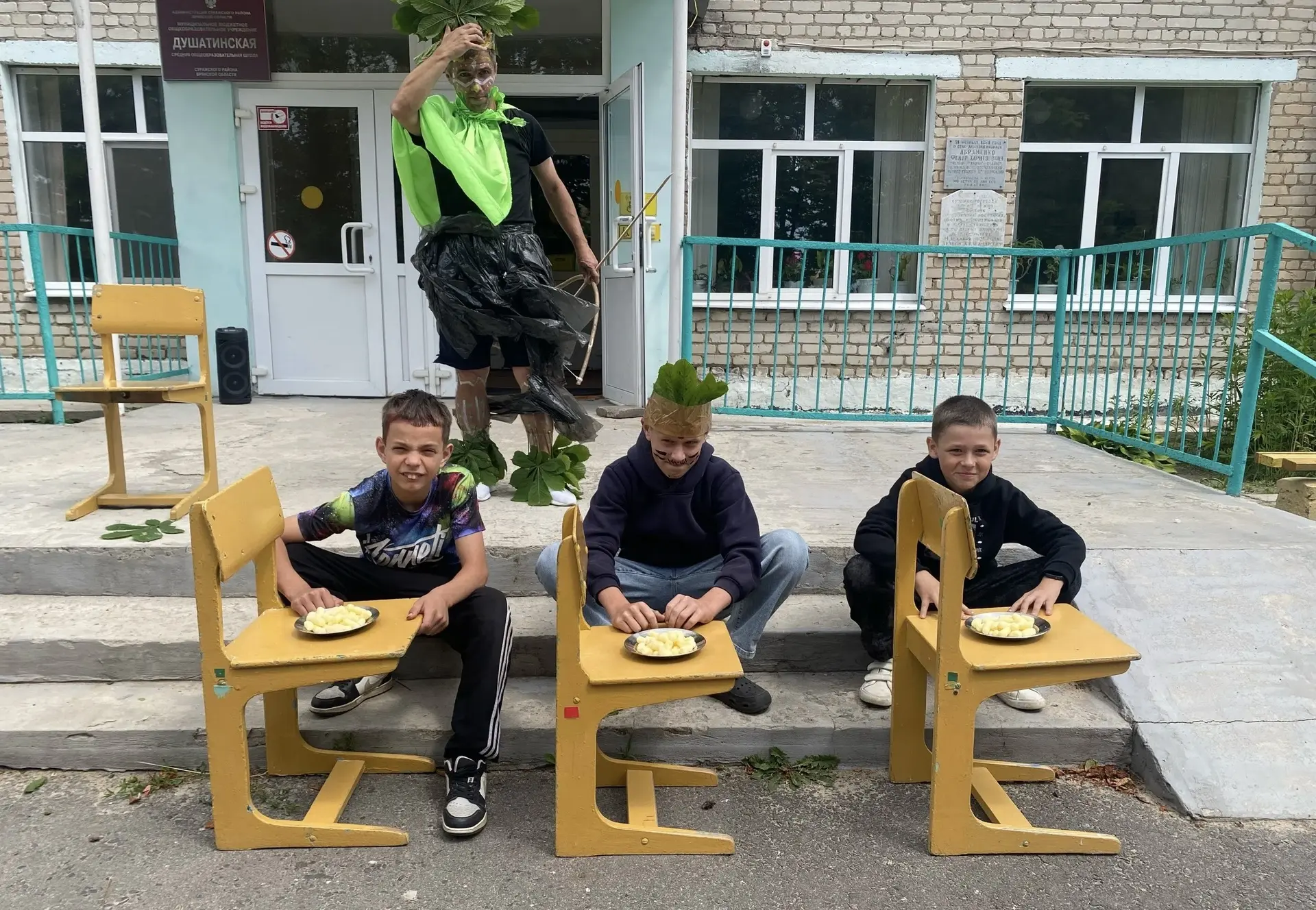 🪶 В пришкольном лагере «Солнечная страна» для ребят прошел яркий и веселый праздник «День индейца»
