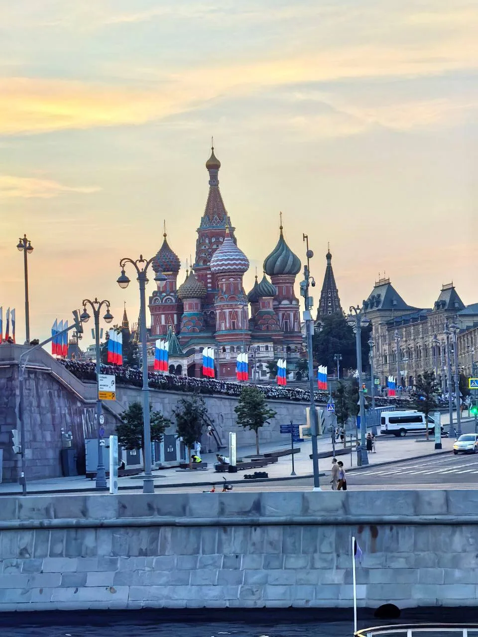 С Днем России! ❤️ 

Сегодня один из главных праздников нашей страны. И для нас этот день — прежде вс