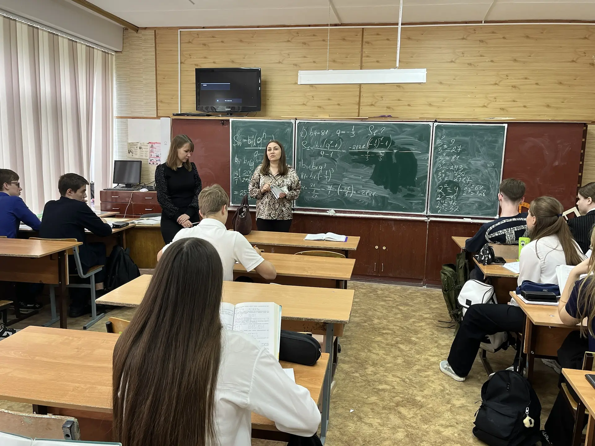 Сегодня в нашей школе прошла профориентационная встреча 🎓✨  К нам в гости приезжали представители Тр