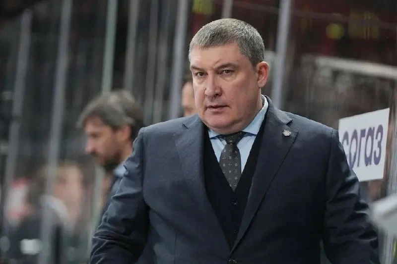 🏒 «Ак Барс» продлил контракт с тренером вратарей Георгием Гелашвили до 2028 года.

Гелашвили работа