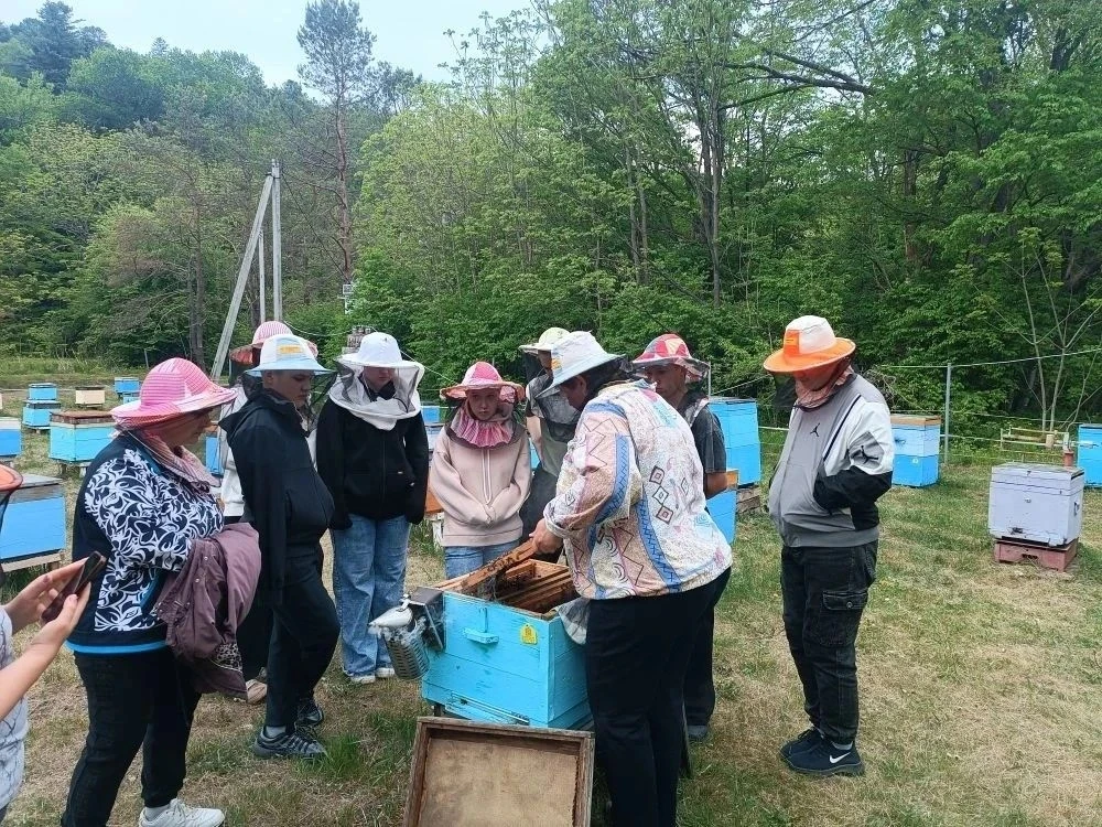 🐝 В ПРИМОРСКОМ ГАТУ ОТМЕТИЛИ ВСЕМИРНЫЙ ДЕНЬ ПЧЕЛЫ! 🍯  18 мая учебно-научно-производственная пасека н