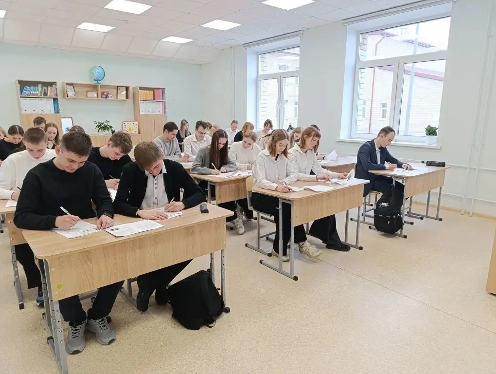 Мы помним! Мы гордимся! 🕊  Сегодня в стенах нашей школы прошла масштабная патриотическая акция «Дикт