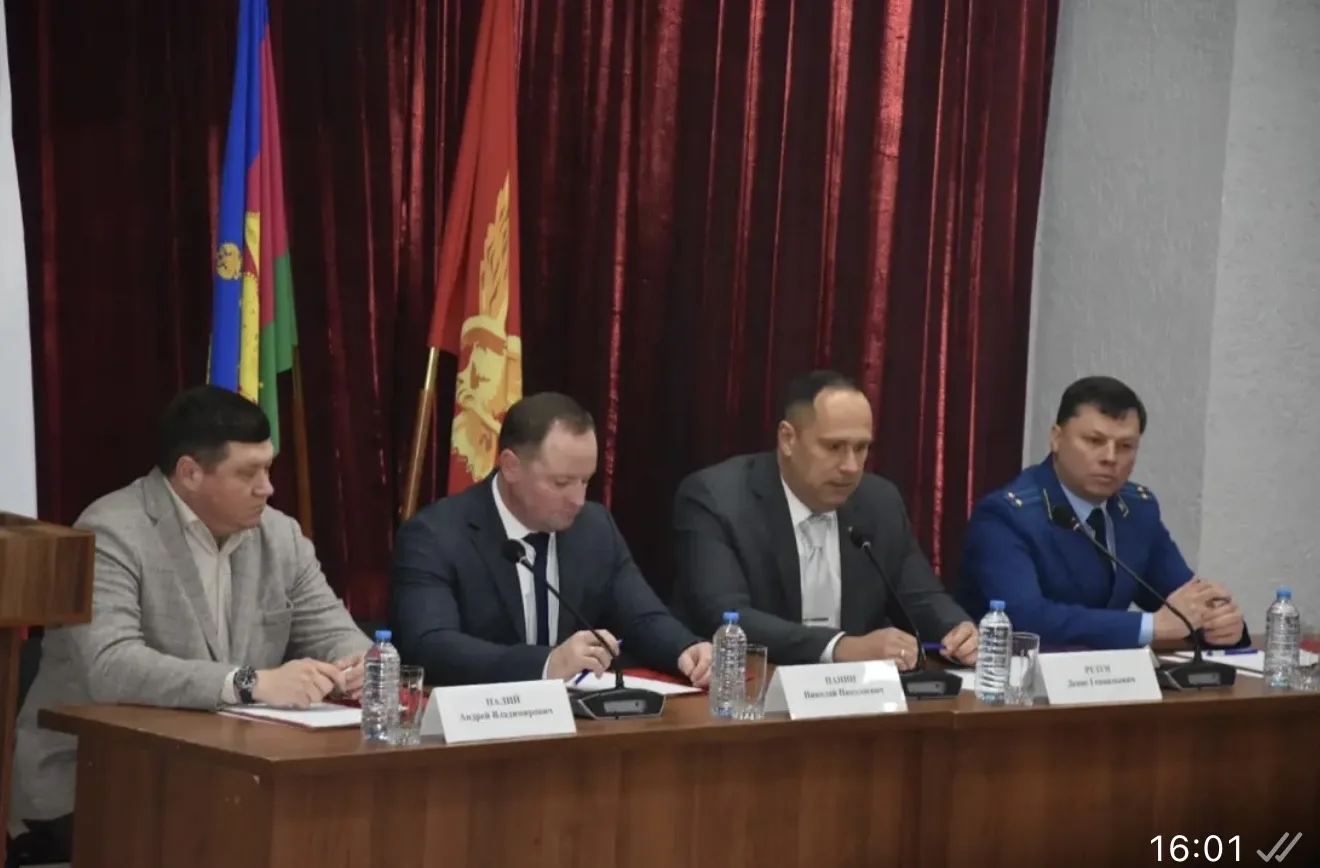 Сегодня состоялась отчетная сессия, на которой глава города  представил депутатам результаты работы 