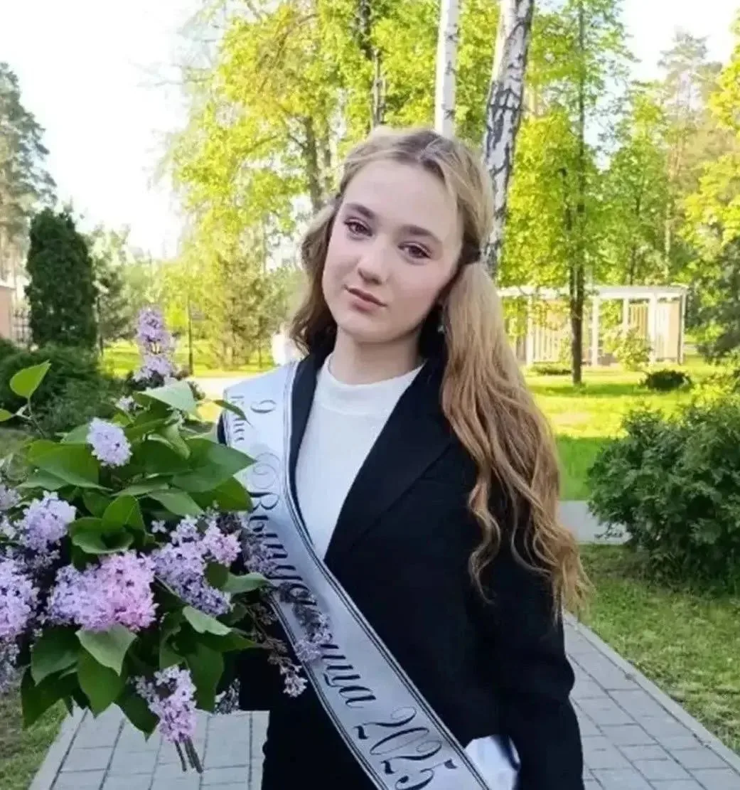 🤯В Подмосковье подросток без прав угнал машину отца и убил 17-летнюю подругу

17-летний парень без 