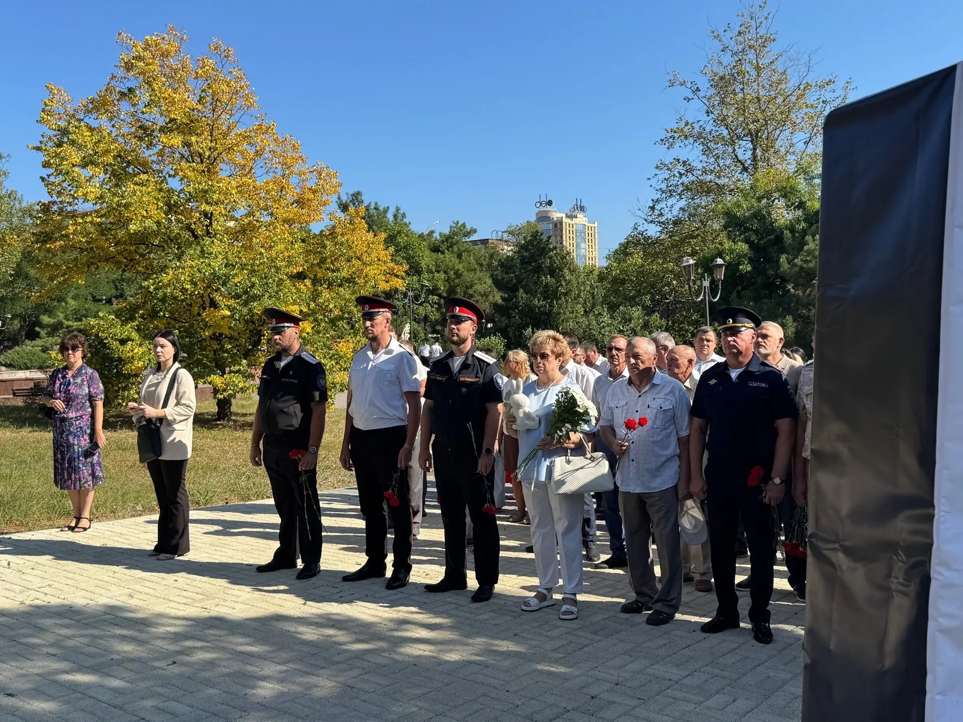Сегодня в День солидарности в борьбе с терроризмом в сквере имени Рыбнева почтили памят...