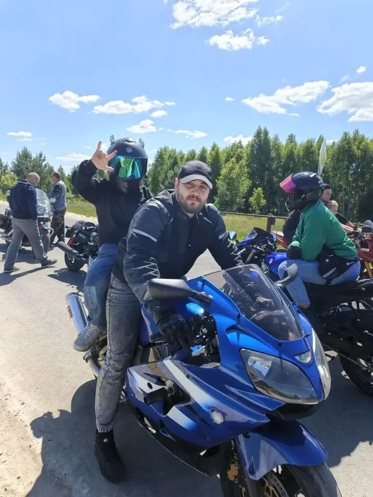 🏍️ Море эмоций и рёв моторов: мотоклуб «Полярные волки» в гостях у ребят из СРЦН!

В ГБУ «СРЦН г.о.