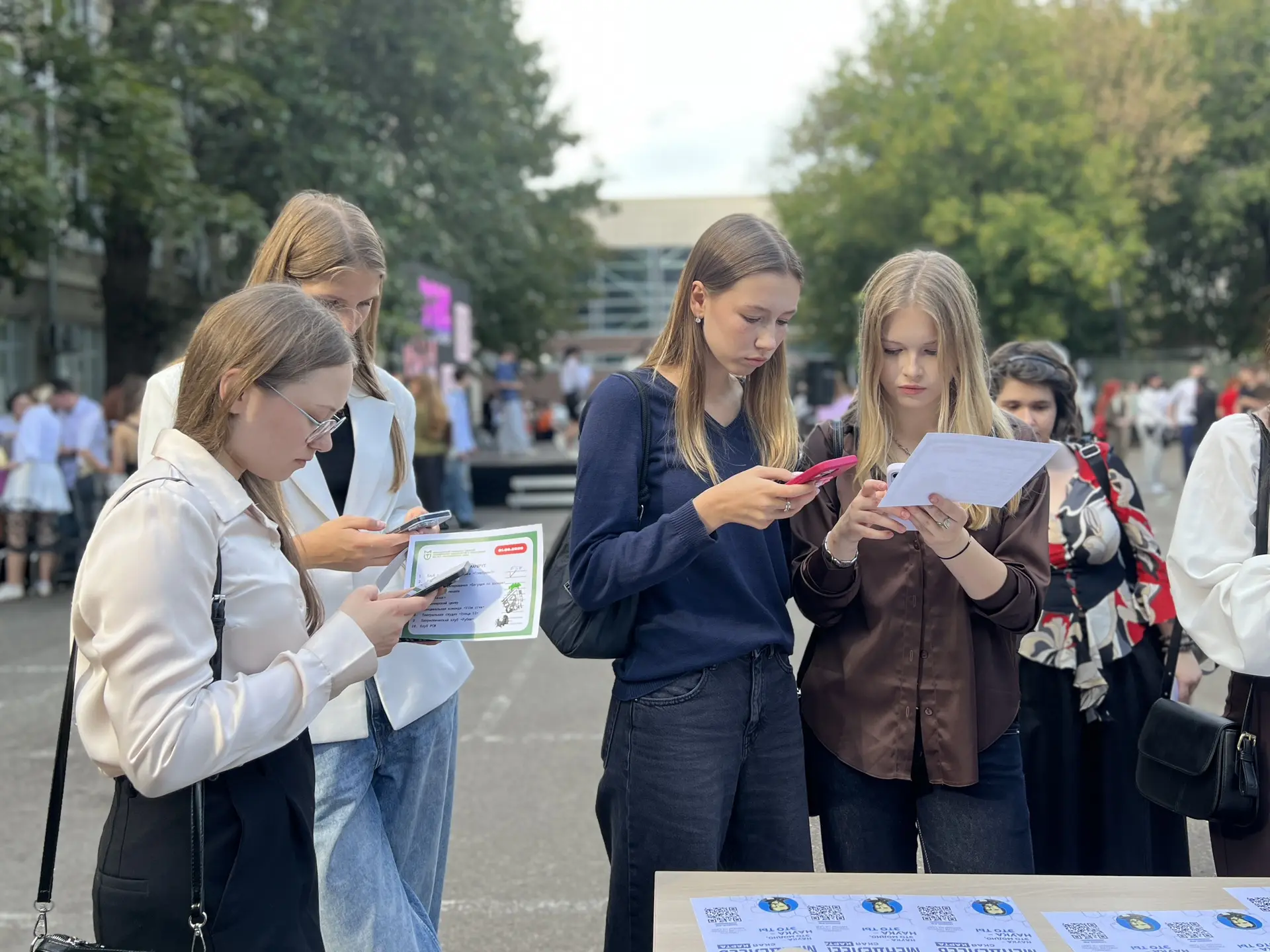 🎓 Поздравили первокурсников МГУТУ с началом студенческой жизни!
