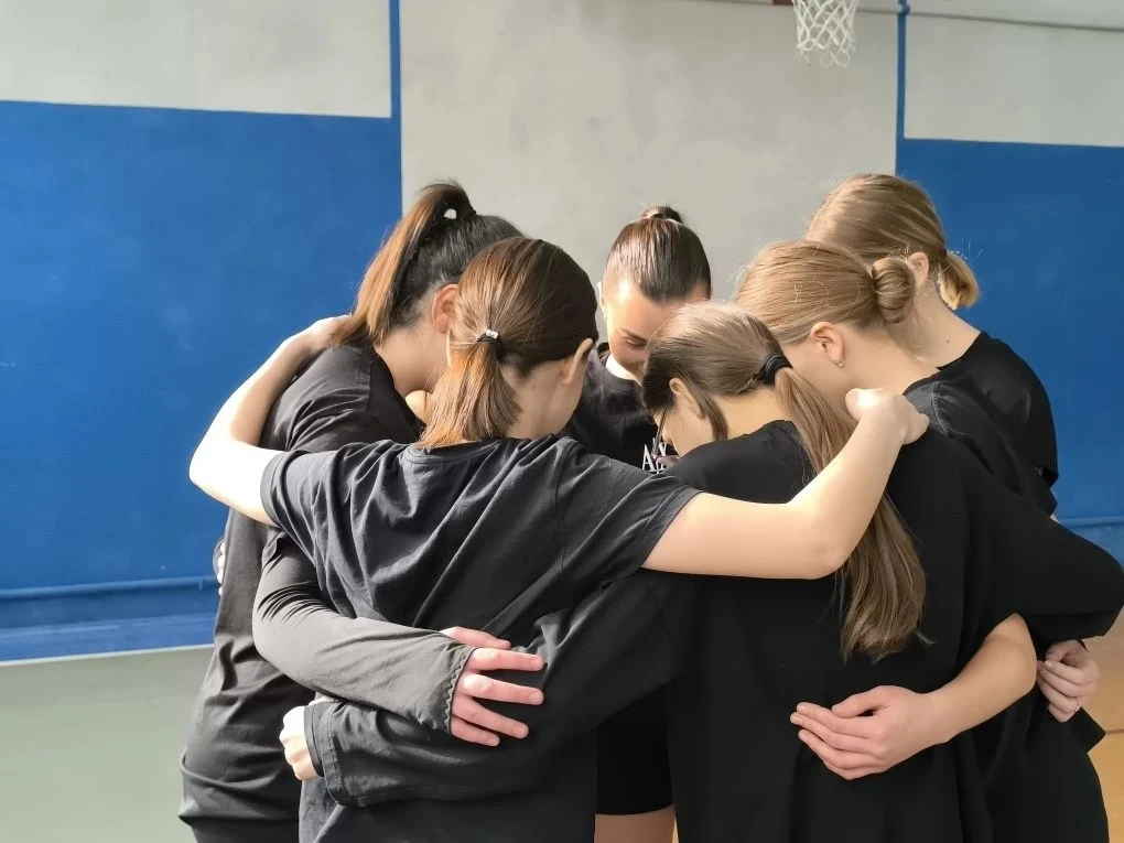 💪🏻ГИМНАЗИЯ-ЭТО ЗДОРОВЫЙ ОБРАЗ ЖИЗНИ!  🏐В гимназии прошёл конкурс по волейболу «А ну‑ка, девочки!» ср