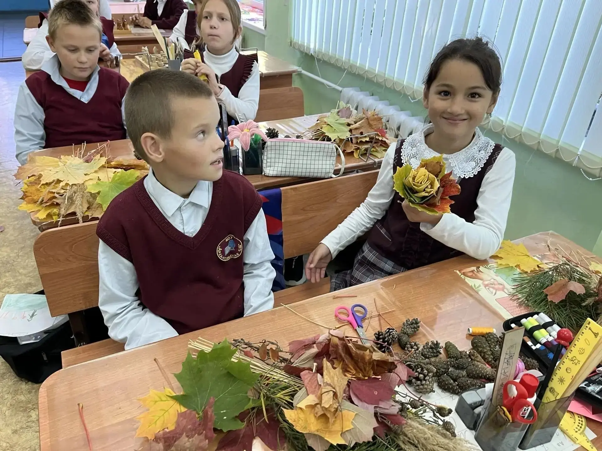 🍁Архангельские школьники умеют превращать листья в розы​