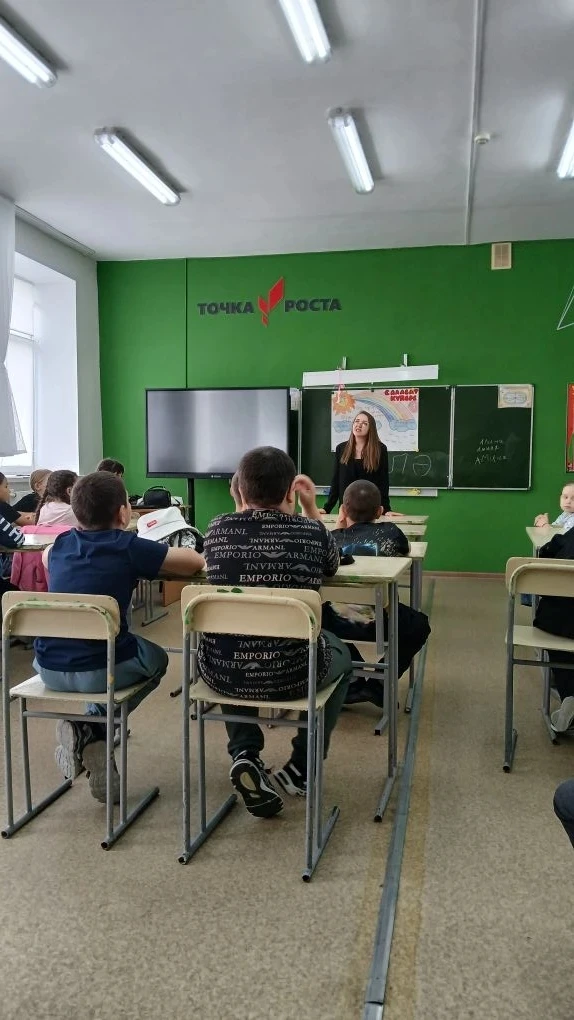 Пятый день лагеря посвящен  теме «Остров друзей». Утренняя загадка и подъем Государстве...