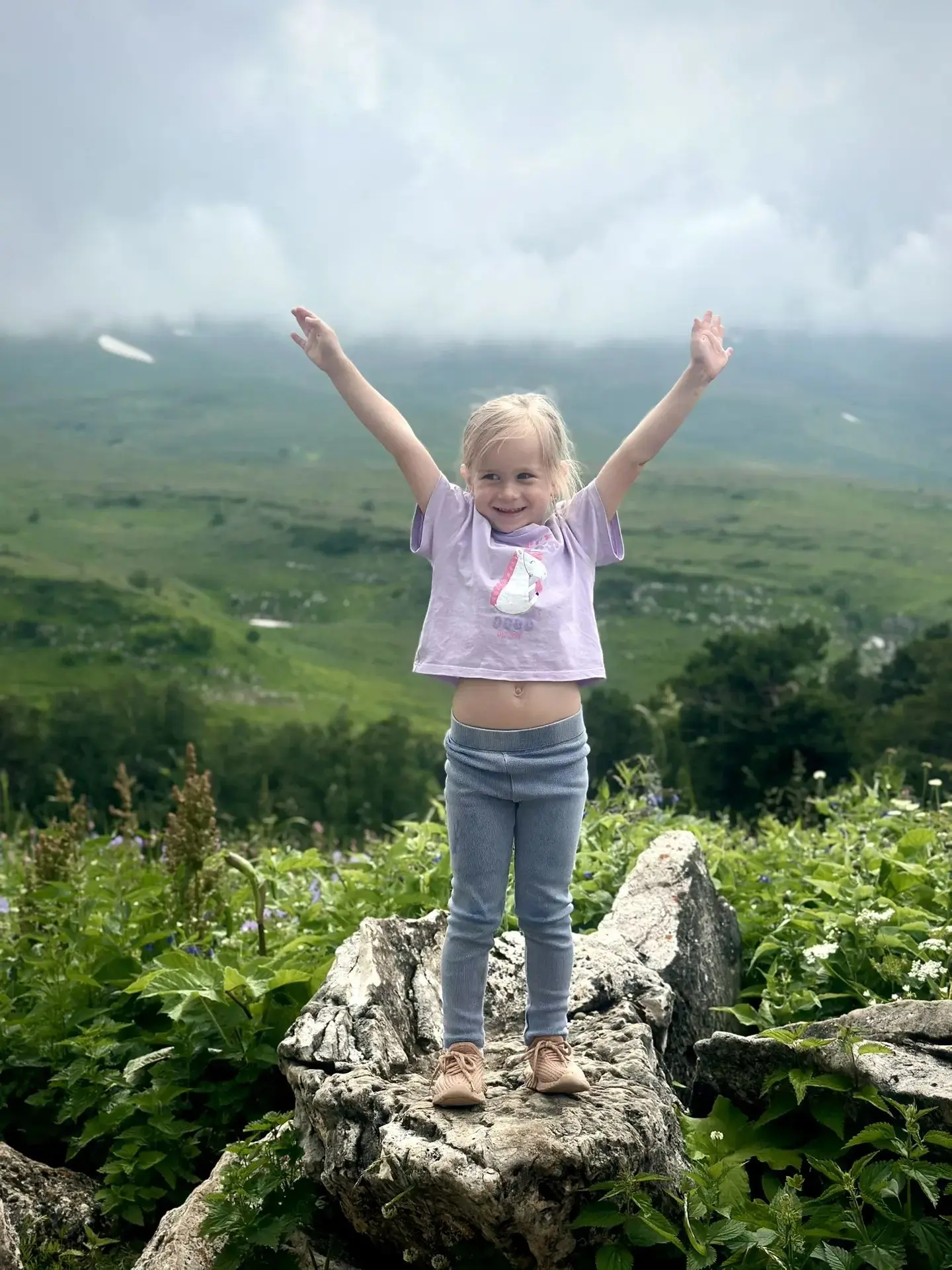 Покорители вершин! 🏔️

Смена обстановки по-семейному. Кальновы ушли в поход в Лаго-Наки!

Маршрут п
