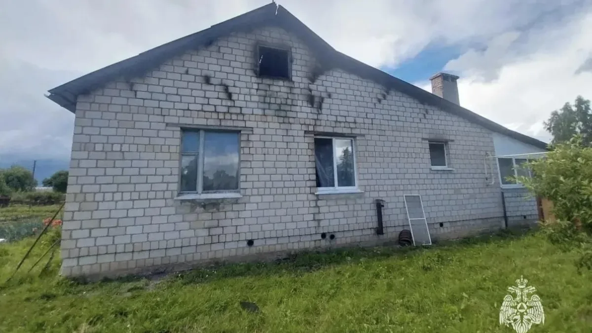 В Орловской области горел жилой дом